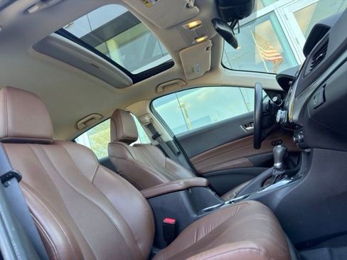 Used 2019 Acura ILX FWD image 10