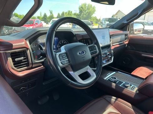 Used 2024 Ford Expedition Limited AWD/4WD image 2
