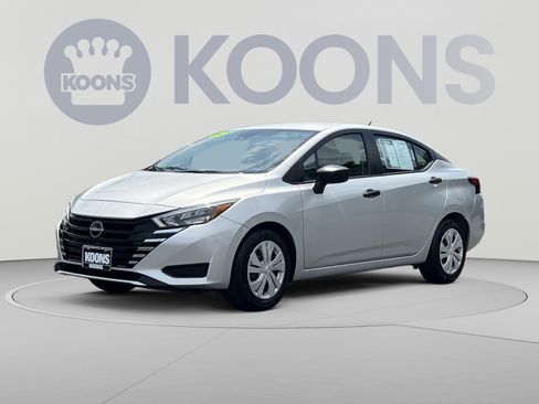 Used 2025 Nissan Versa S FWD image 1
