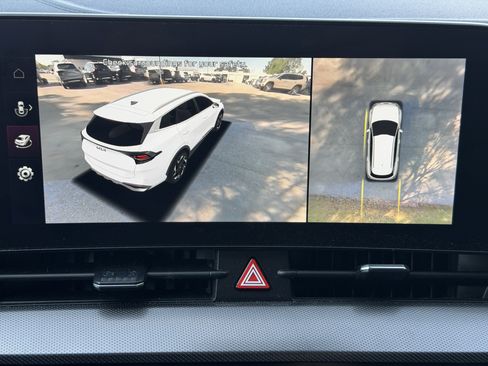 Used 2023 Kia Sportage SX image 11