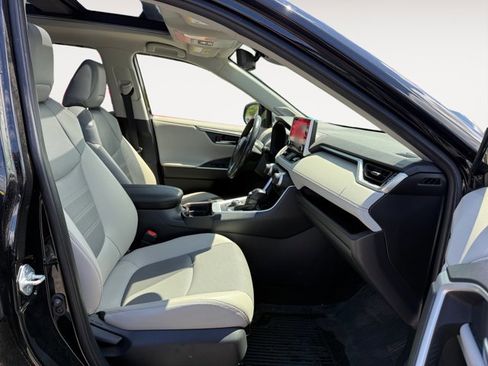 Used 2020 Toyota RAV4 Limited AWD/4WD image 20