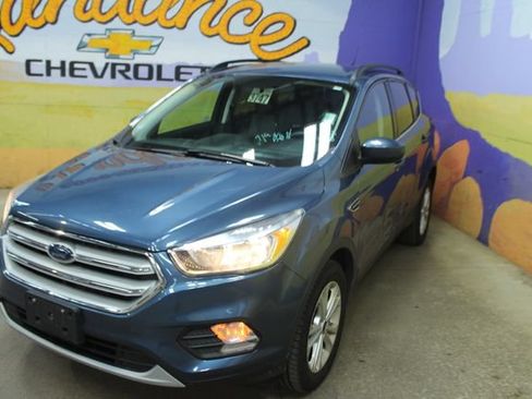 Used 2018 Ford Escape SE w/ SE SYNC Package AWD/4WD image 4
