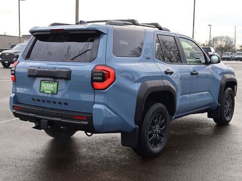 New 2025 Toyota 4Runner SR5 image 7