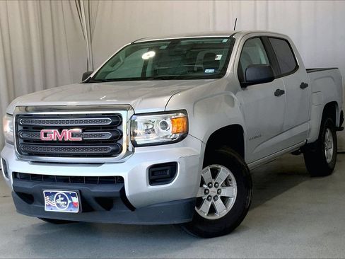 Used 2018 GMC Canyon 2WD Crew Cab w/ Convenience Package image 2