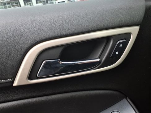 Used 2020 GMC Yukon Denali w/ Denali Ultimate Package image 18