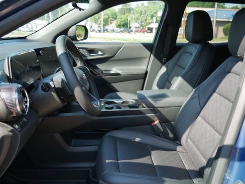 New 2026 Chevrolet Equinox LT AWD/4WD image 24