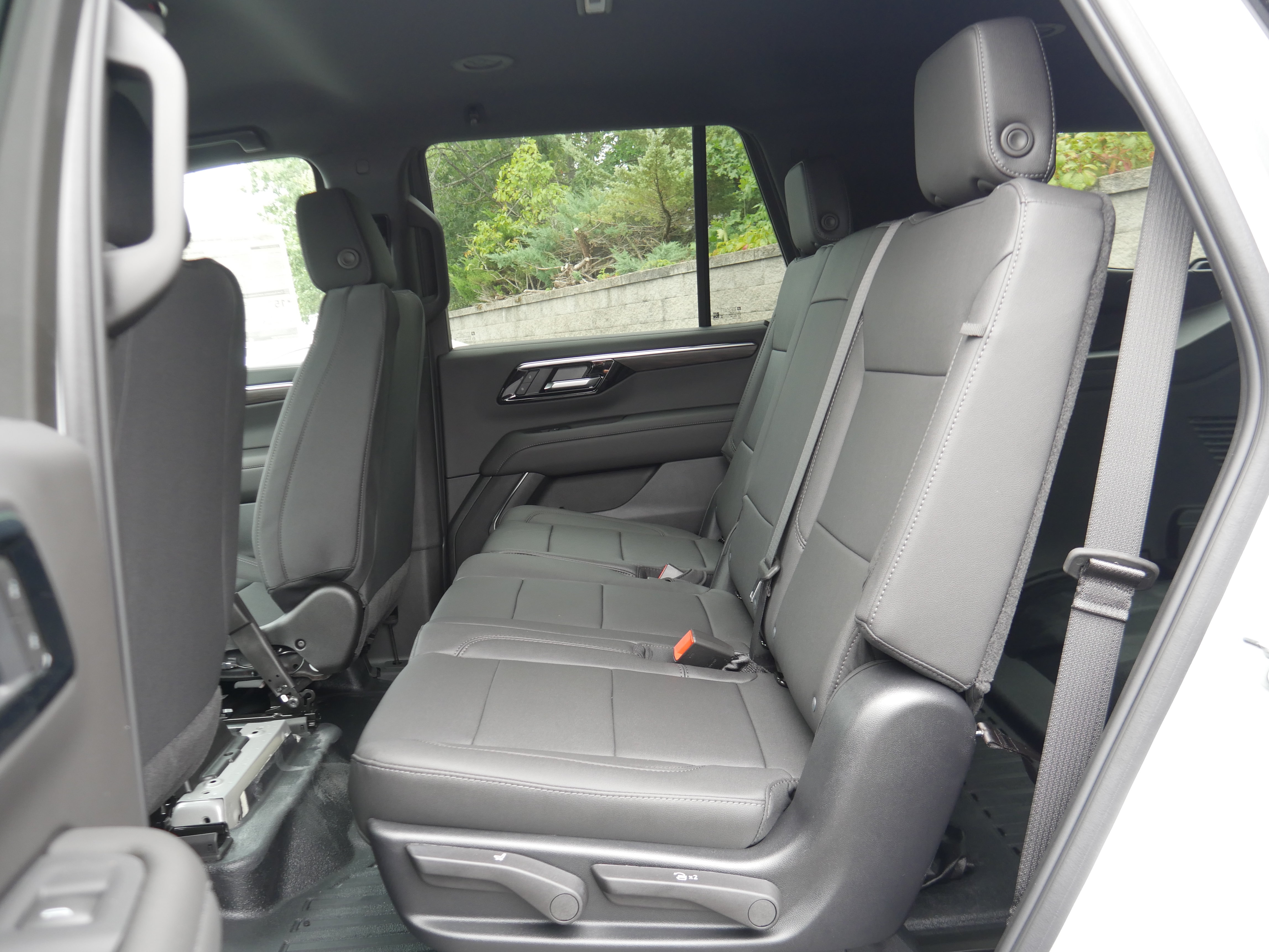 New 2025 Chevrolet Tahoe 4WD w/ 1FL Safety Package image 17