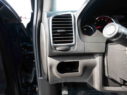 Used 2011 GMC Acadia SLE image 11