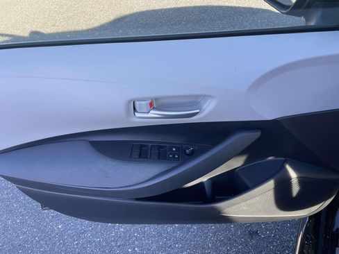 Used 2020 Toyota Corolla LE image 15