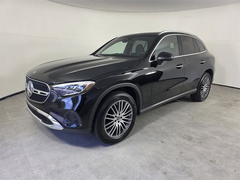 Certified 2025 Mercedes-Benz GLC 300 image 8