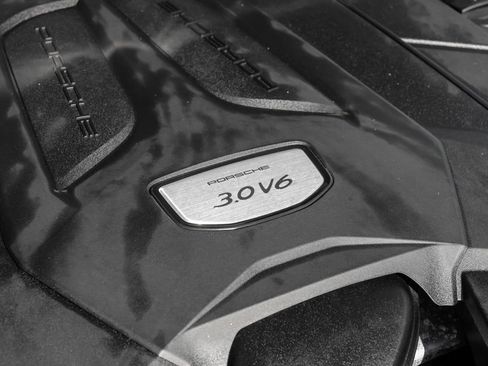 Used 2019 Porsche Cayenne image 68