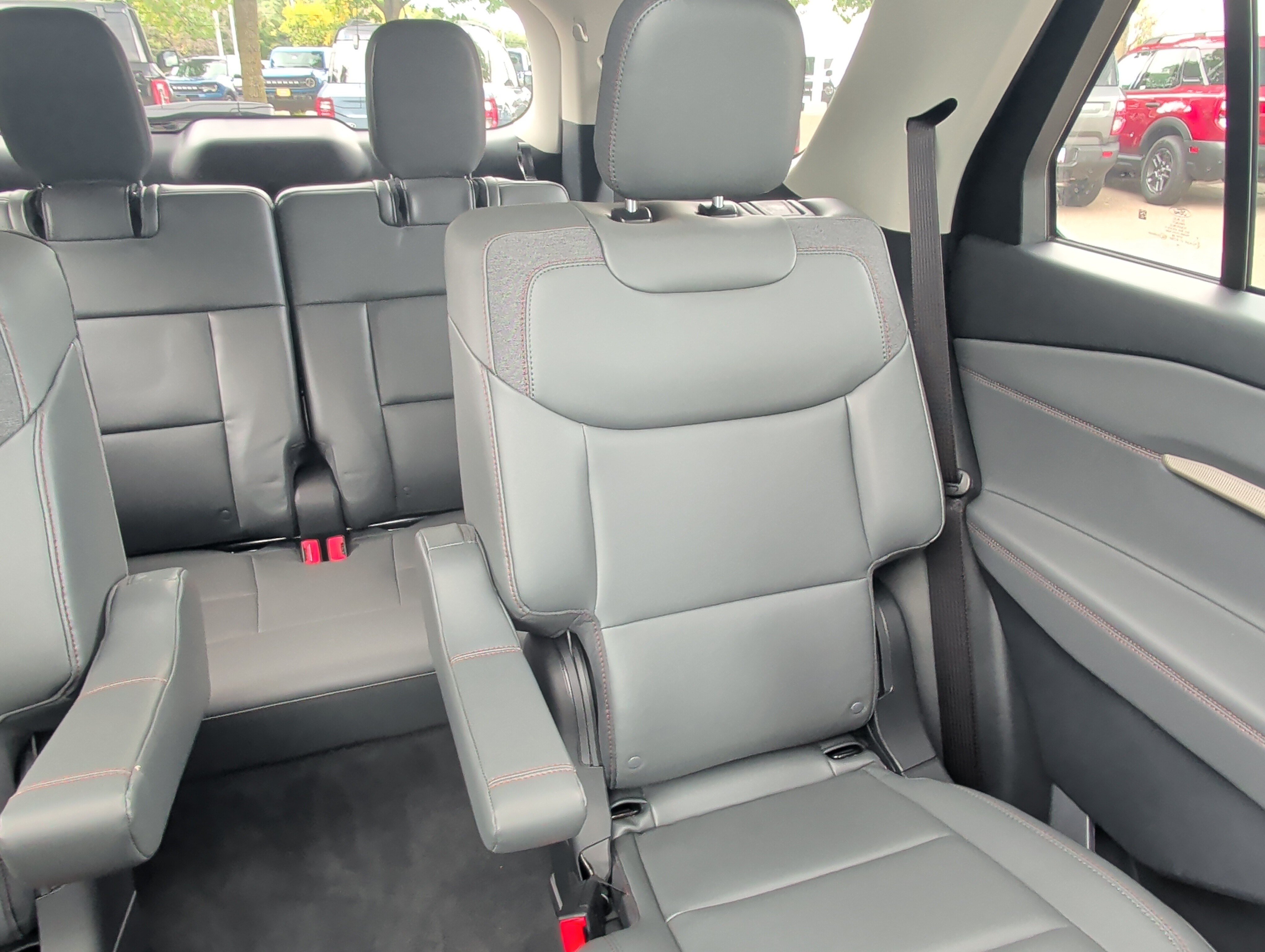 Used 2026 Ford Explorer Active w/ Active Comfort Package AWD/4WD image 14