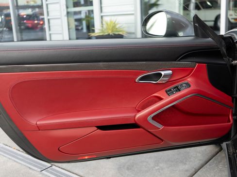 Used 2017 Porsche 911 Carrera 4S image 10