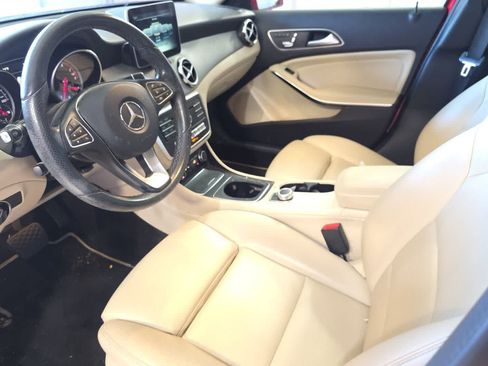 Used 2018 Mercedes-Benz GLA 250 image 14