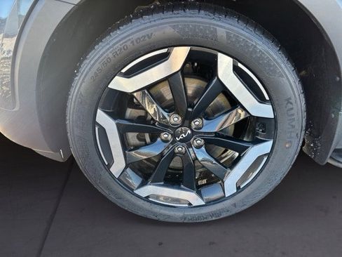 Certified 2024 Kia Telluride S w/ S Sunroof Package image 9