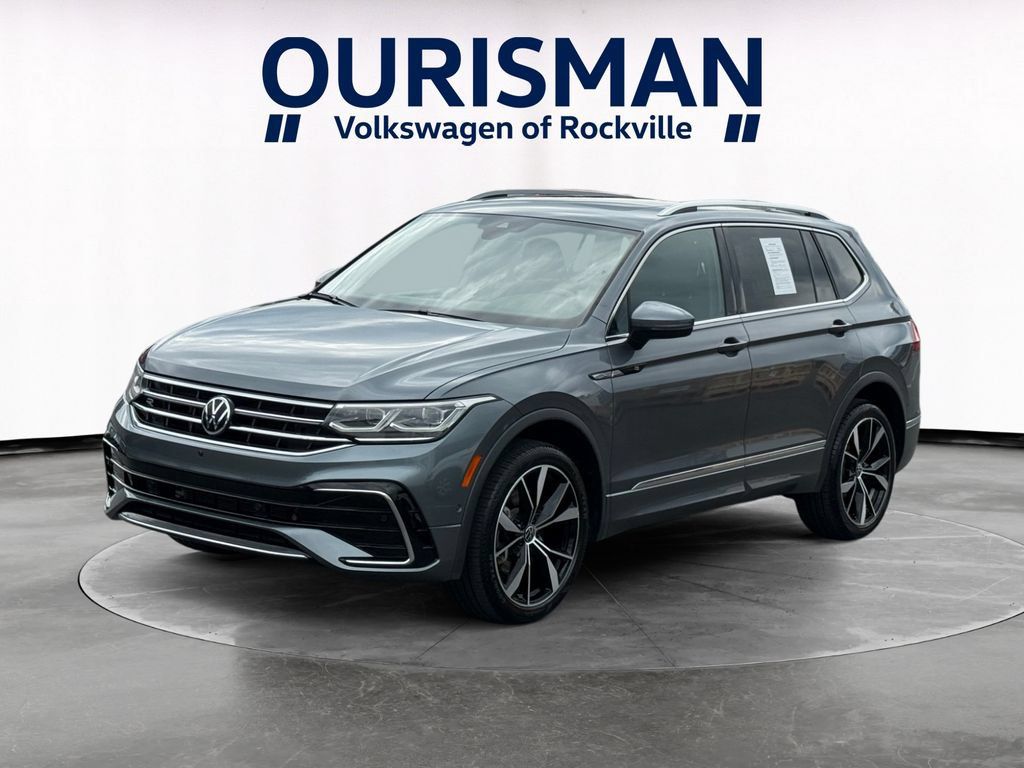 Used 2022 Volkswagen Tiguan SEL R-Line AWD/4WD image 2