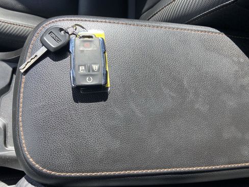 Used 2022 GMC Canyon AT4 image 36