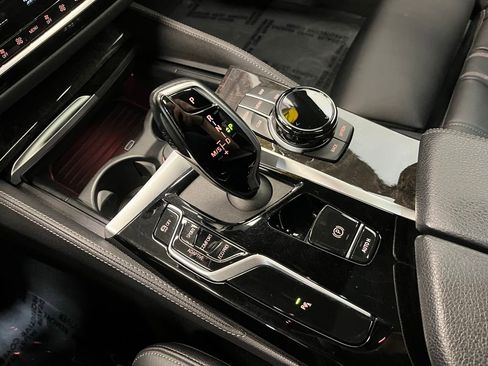 Used 2022 BMW M550i xDrive w/ Executive Package AWD/4WD image 5