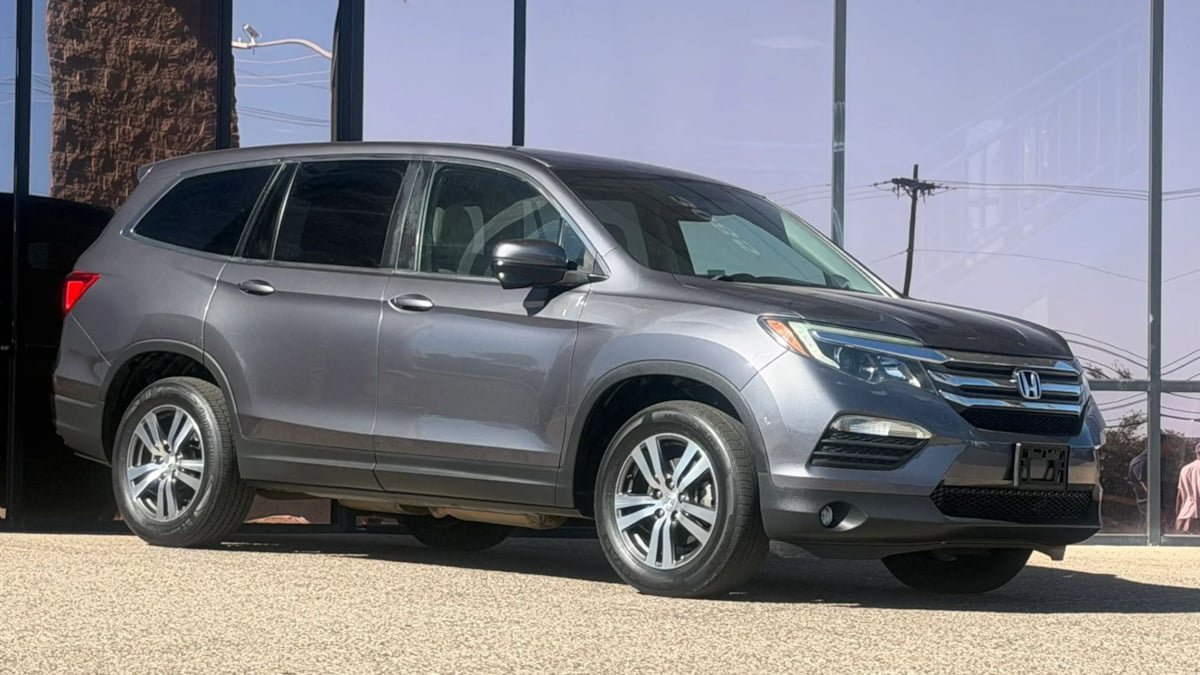 Used 2017 Honda Pilot EX image 22