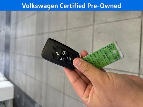 Certified 2025 Volkswagen Jetta SE w/ Sunroof Package image 33