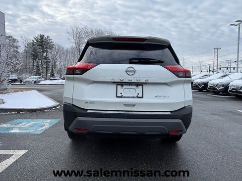 Certified 2023 Nissan Rogue SV w/ SV Premium B Package AWD/4WD image 17
