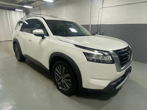 Used 2022 Nissan Pathfinder SL w/ SL Premium Package AWD/4WD image 4