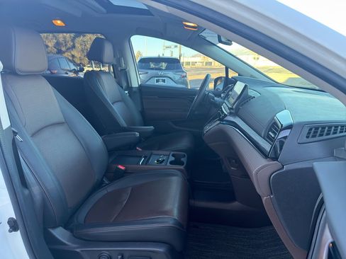 Used 2025 Honda Odyssey Elite image 19