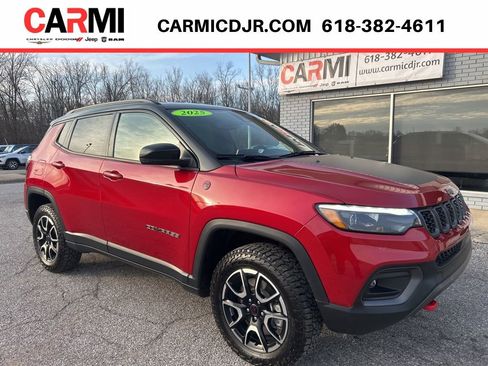 Used 2025 Jeep Compass Trailhawk w/ Trailhawk Elite Group AWD/4WD image 1