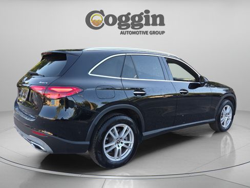 Used 2024 Mercedes-Benz GLC 300 4MATIC image 5
