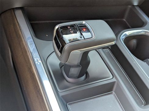 Used 2024 Chevrolet Silverado 1500 High Country w/ Technology Package AWD/4WD image 28