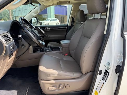 Used 2020 Lexus GX 460 Premium w/ Premium Package AWD/4WD image 10