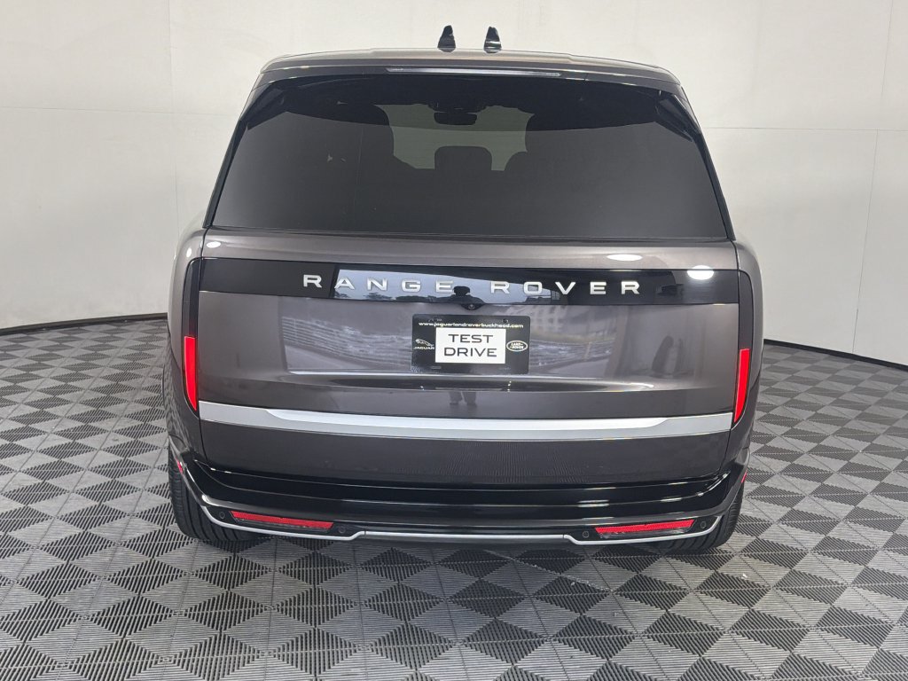 Used 2025 Land Rover Range Rover SE AWD/4WD image 8