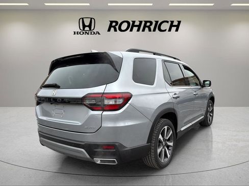Used 2023 Honda Pilot Elite image 5