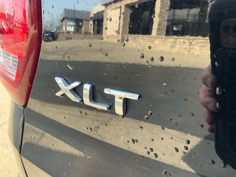 Used 2016 Ford Explorer XLT w/ Equipment Group 202A image 22