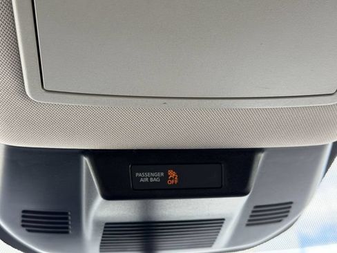 Used 2025 Nissan Rogue S FWD image 21