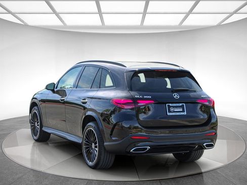 New 2026 Mercedes-Benz GLC 300 4MATIC image 2