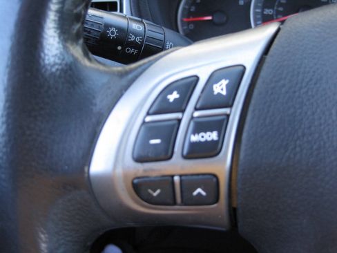 Used 2011 Subaru Impreza Outback Sport AWD/4WD image 34