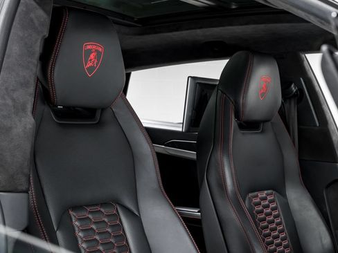 Used 2020 Lamborghini Urus AWD/4WD image 38