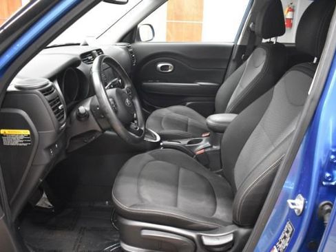 Used 2017 Kia Soul + w/ Designer's Package FWD image 9