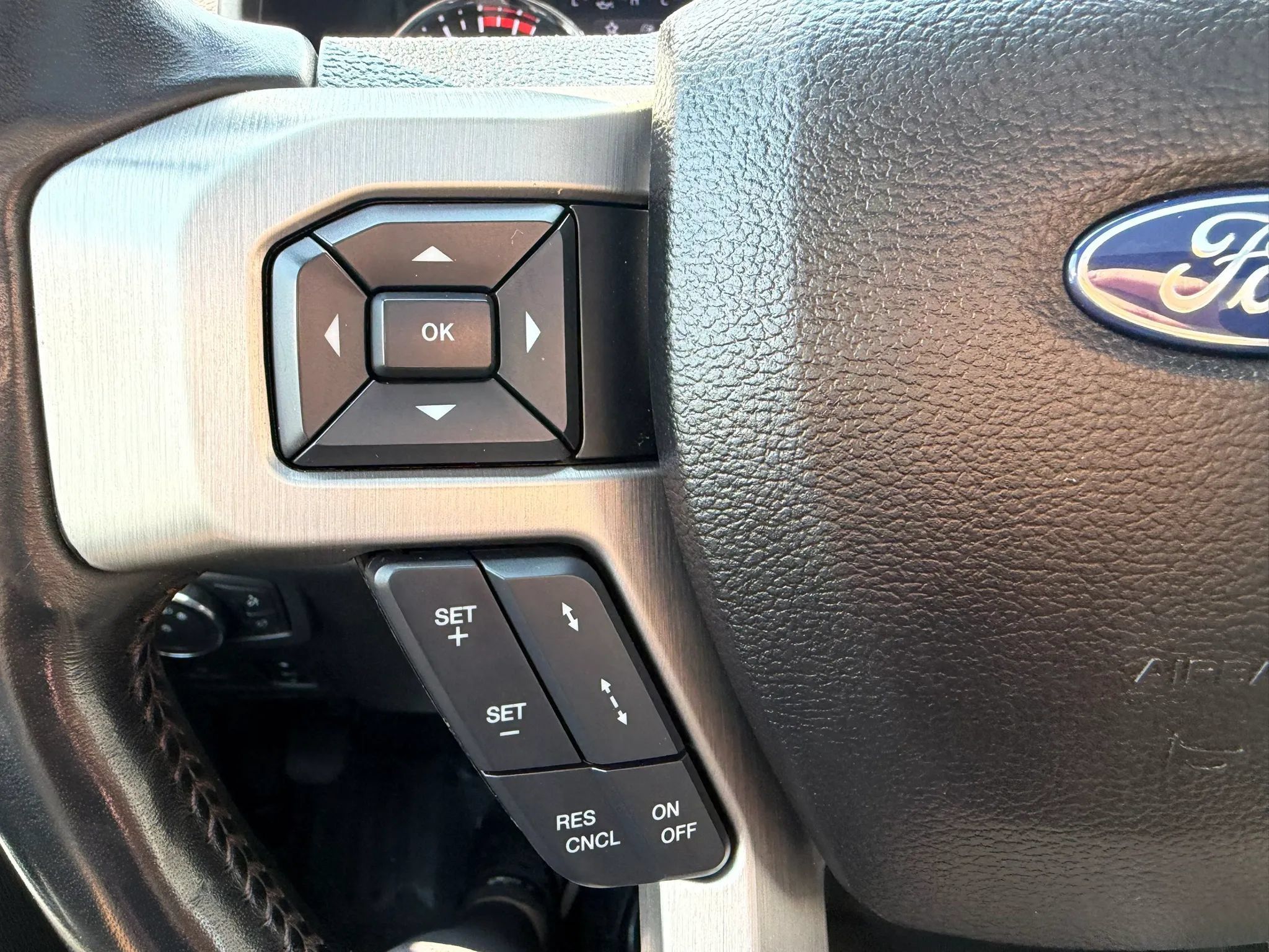 Used 2020 Ford F350 Platinum w/ FX4 Off-Road Package AWD/4WD image 20