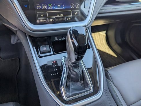 Used 2025 Subaru Outback Onyx Edition image 13