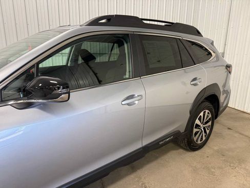 Used 2025 Subaru Outback Premium w/ Popular Package #1A AWD/4WD image 7