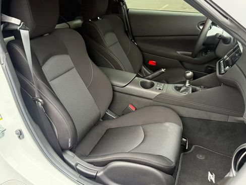 Used 2024 Nissan Z Sport w/ Floor Mat Package RWD image 14