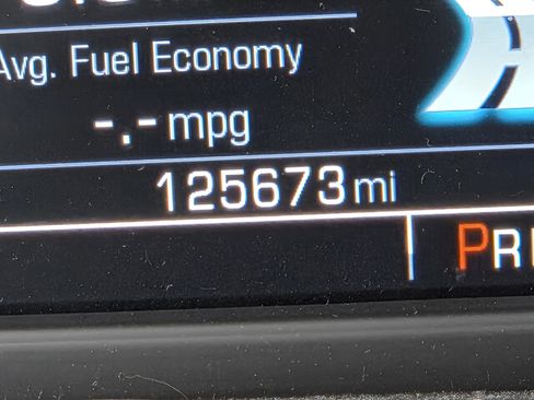 Used 2019 Chevrolet Suburban LT image 22