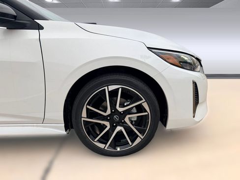 New 2025 Nissan Sentra SR image 10