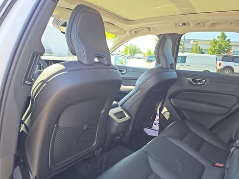 Used 2020 Volvo XC60 T6 Momentum AWD/4WD image 27