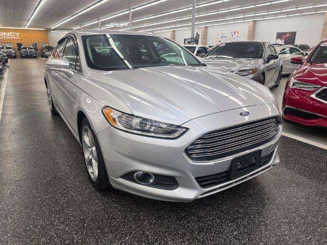 Used 2014 Ford Fusion SE w/ Equipment Group 201A FWD image 4
