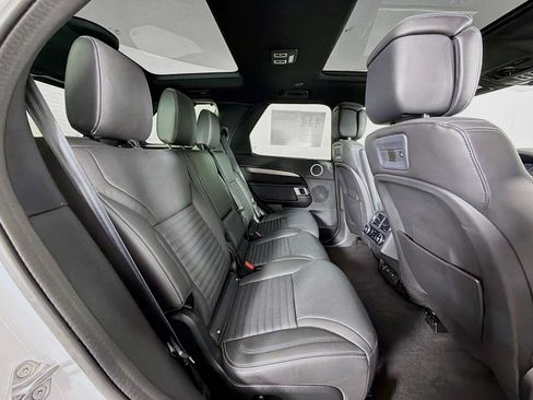 Used 2025 Land Rover Discovery Dynamic SE AWD/4WD image 26
