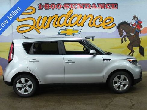 Used 2017 Kia Soul FWD image 1
