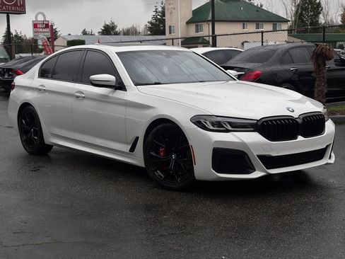Used 2022 BMW 530i xDrive w/ M Sport Package image 17